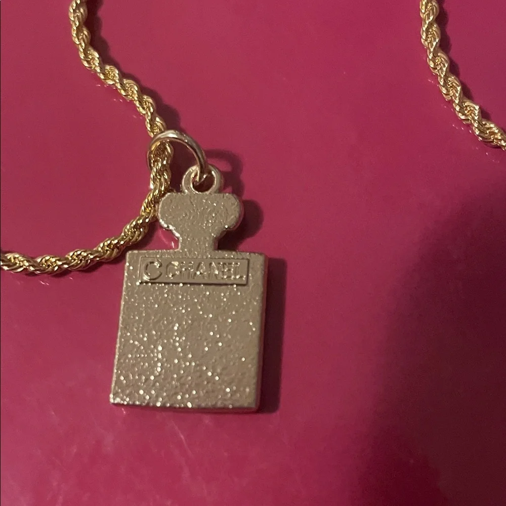 Upcycled Chanel zipper charm necklace - Picture 3 of 17